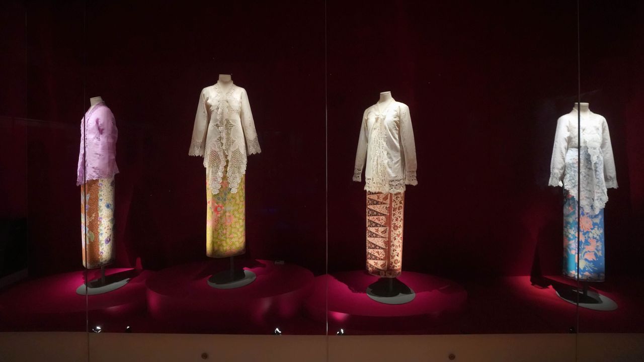 Kebaya Exhibition: Colorful Trip Through Fashion and History.